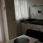 Petite Maison アパート *
